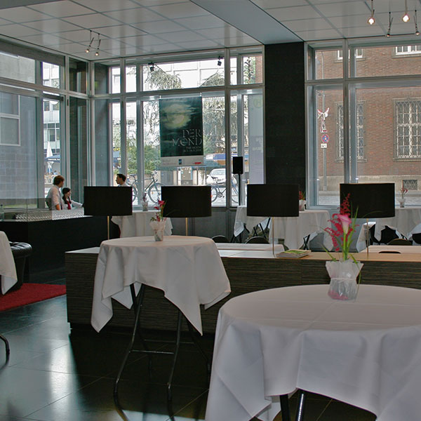 Wallraf cafe restaurant Köln Museumsfoyer